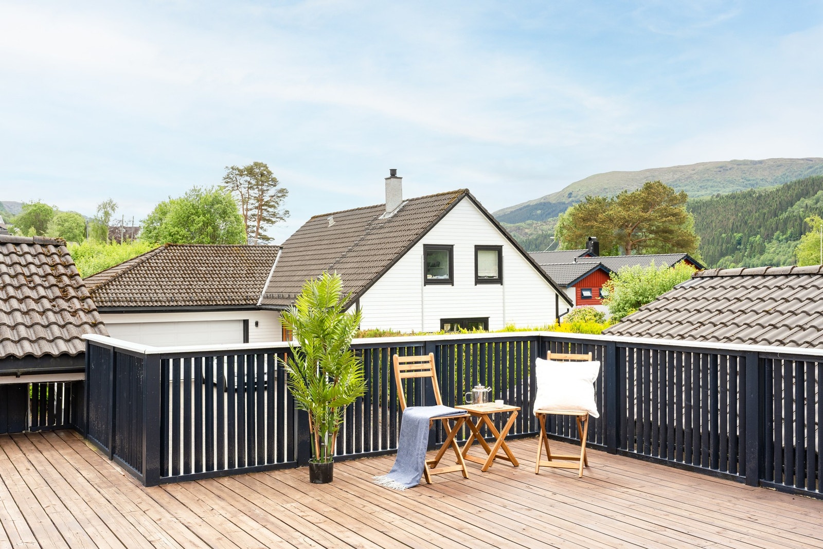 Fra uteområdet er det fin og naturskjønn utsikt. Galleribilde