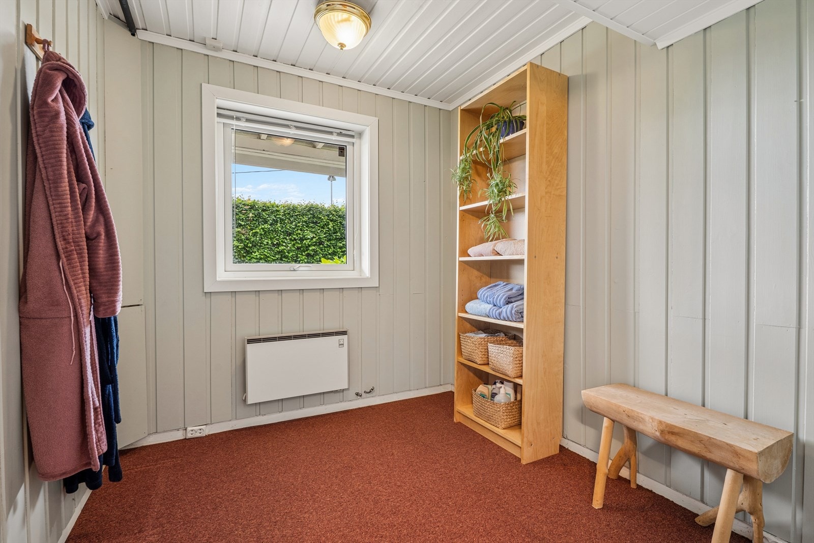 Mindre rom innenfor baderommet med flere bruksmuligheter Galleribilde