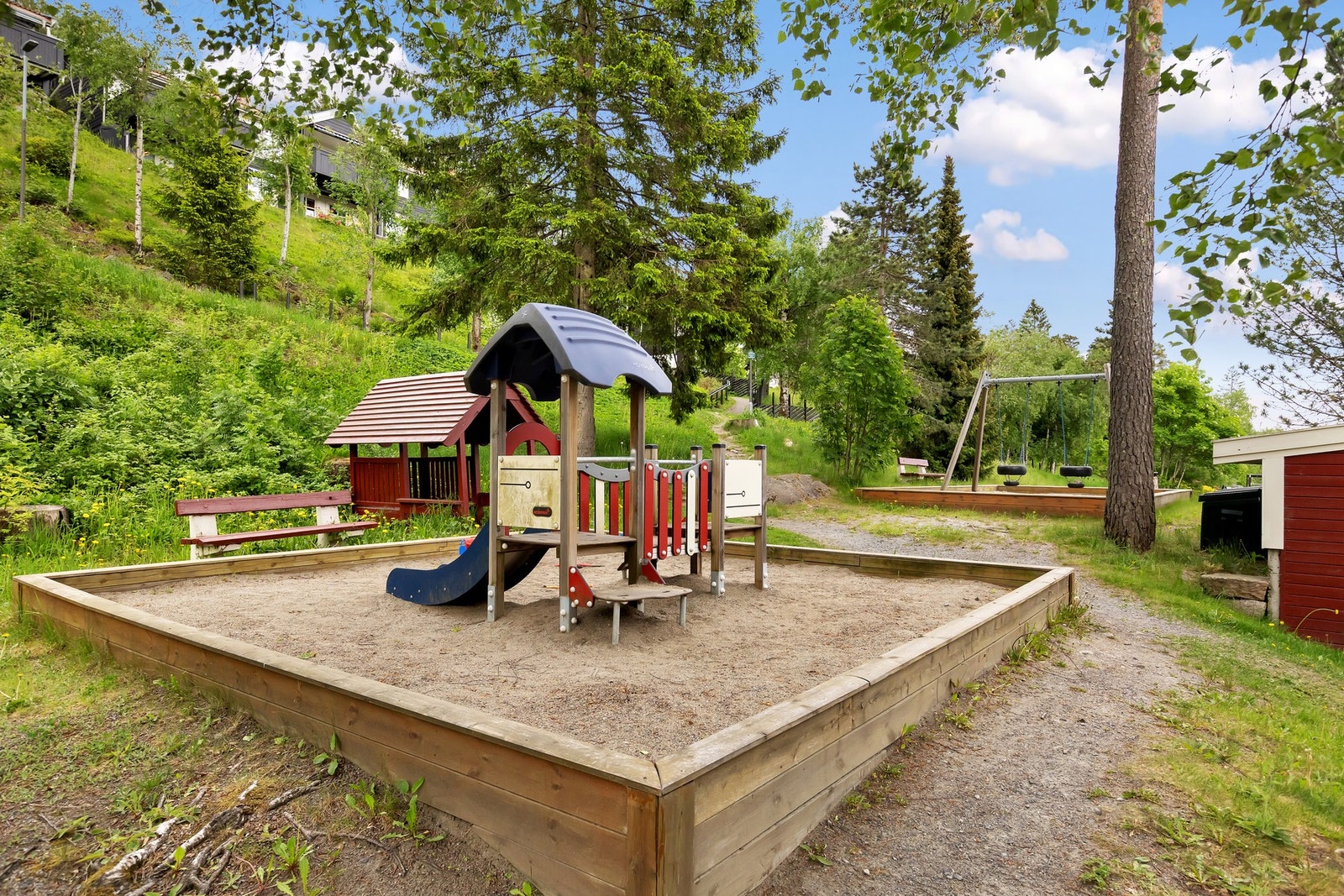 Lekeplass på borettlagets fellesområde. Galleribilde