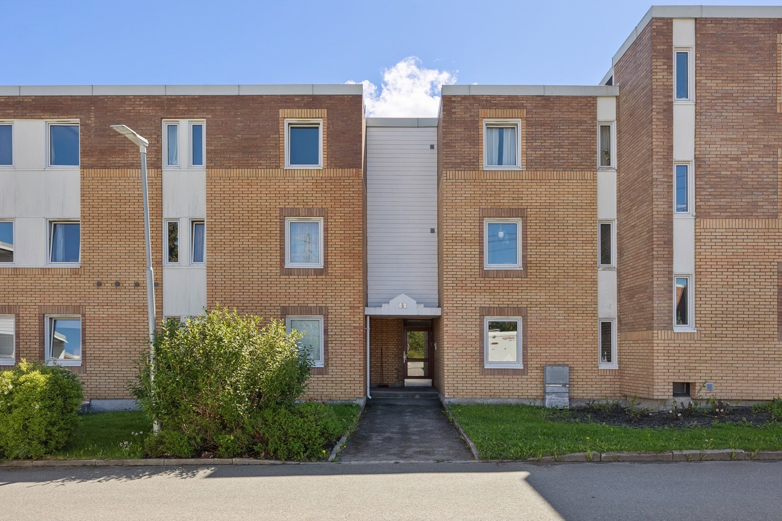 Fasade inngangsparti Galleribilde