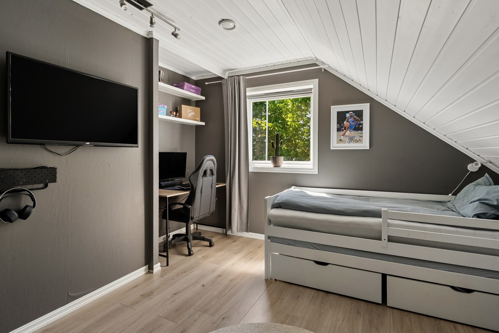 Soverom 3, med plass til skap eller skrivepult. Galleribilde