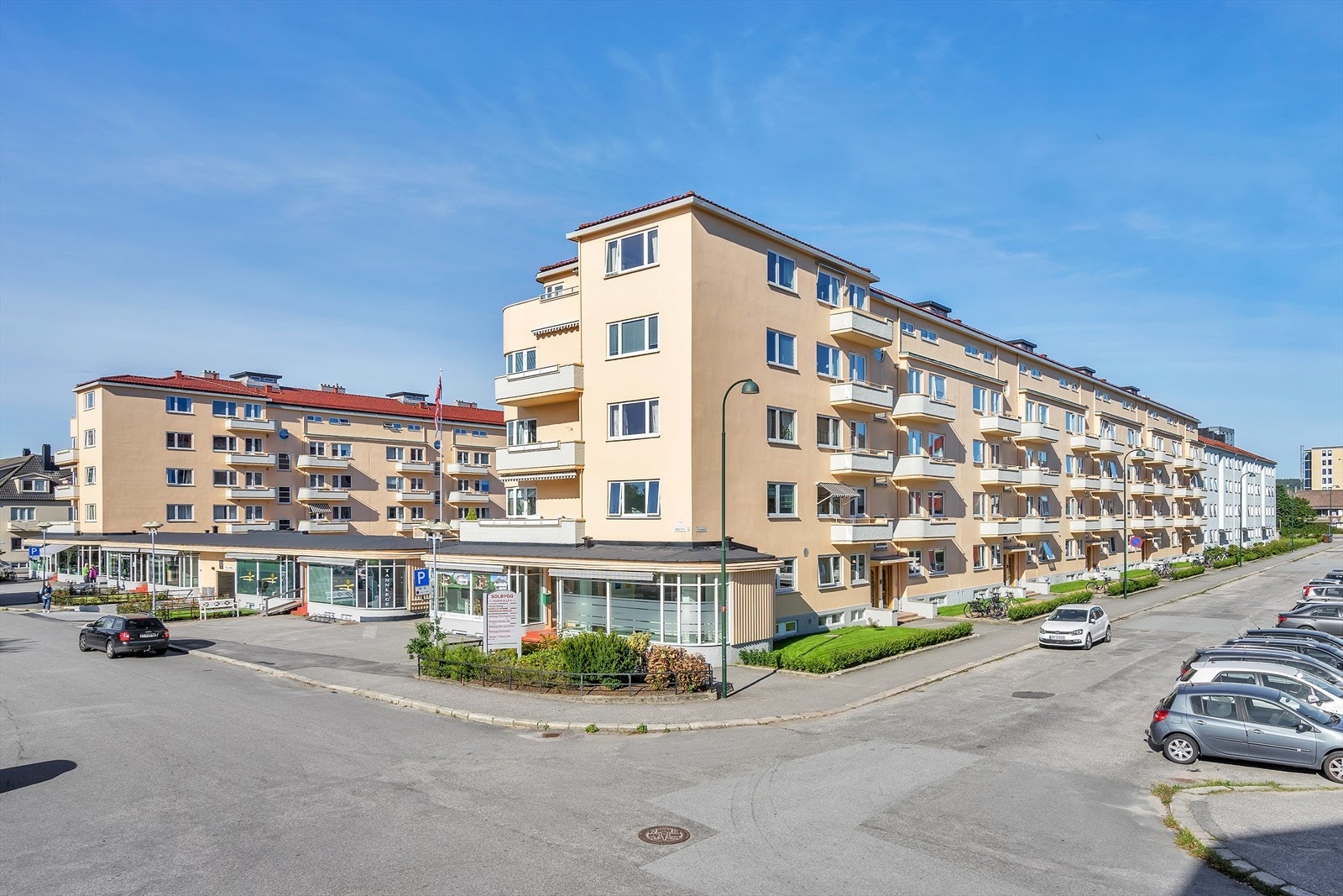 Eiendommen er tegnet av arkitekt Thilo Schoder og regnes som hans norske hovedverk. Velkommen til visning! Galleribilde