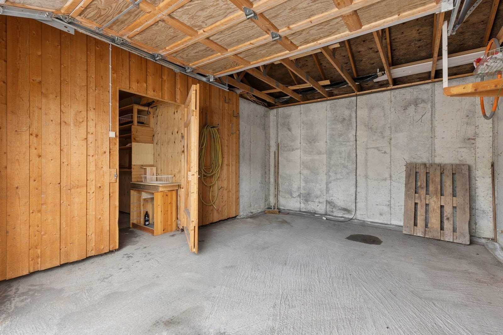 I tilknytning til garasjen er det en praktisk bod på 7 m² for ekstra lagring. Galleribilde