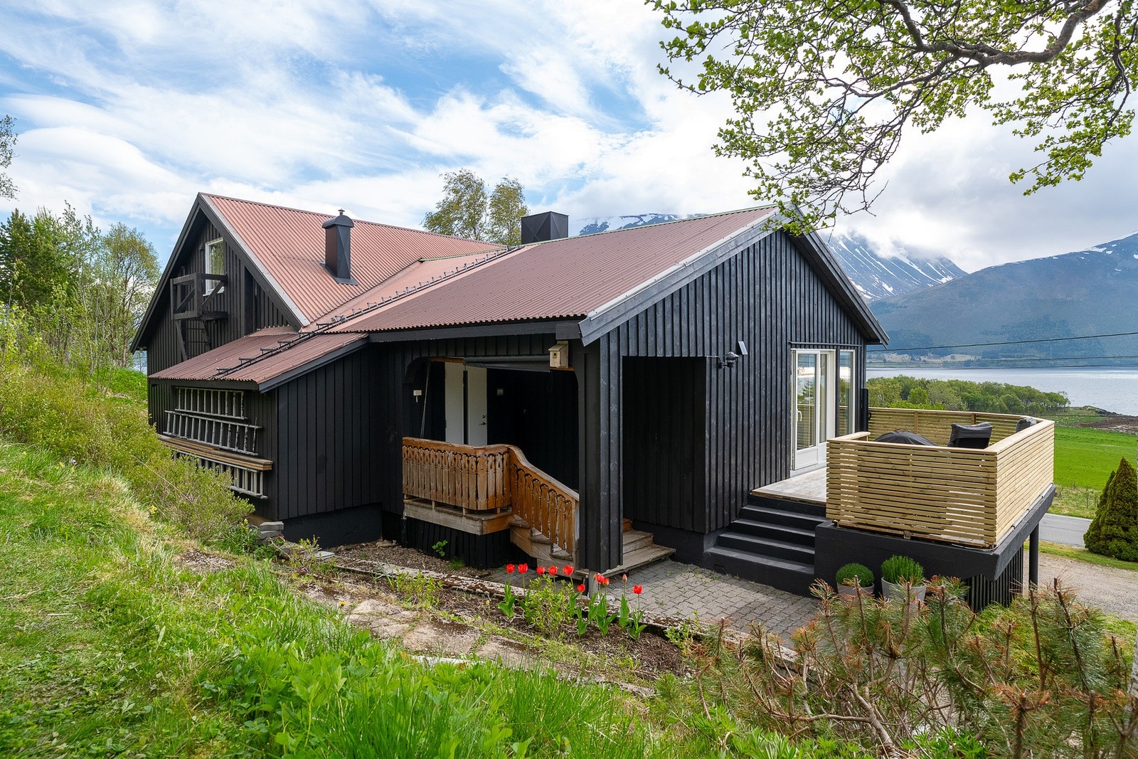 Baksiden/inngangspartiet Galleribilde