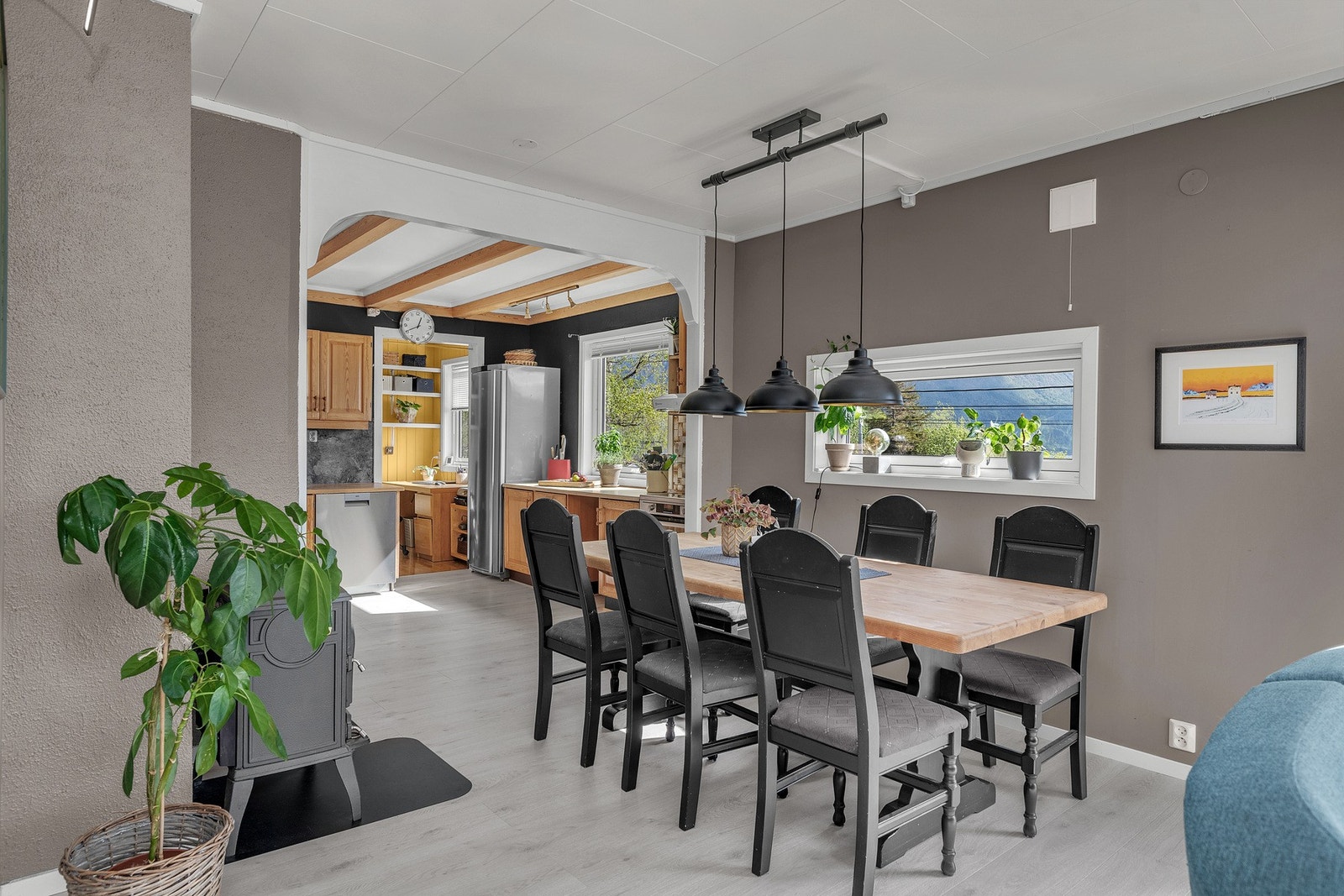 God plass til spisebord - her kan du invitere på hyggelige middager med familie og venner Galleribilde