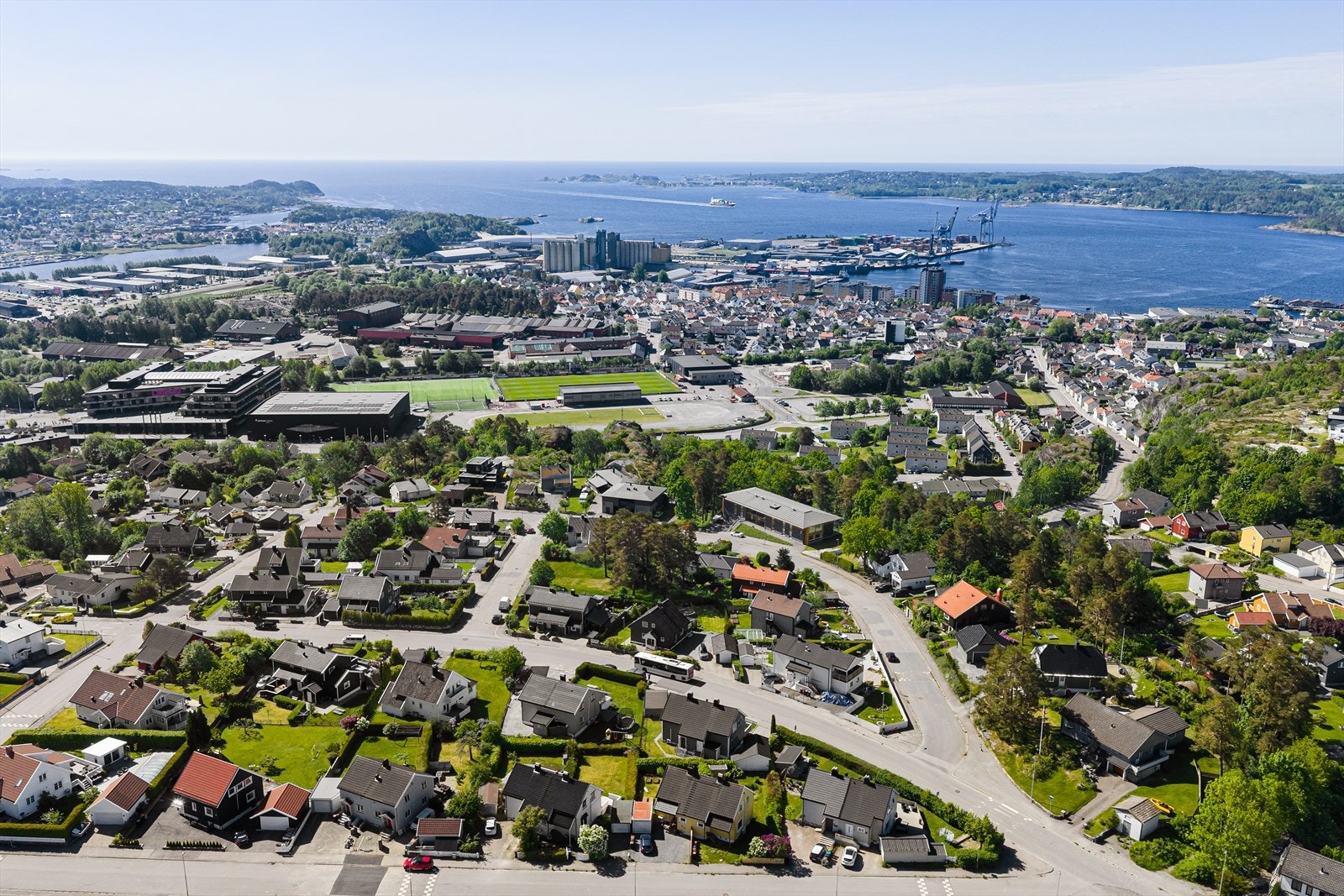 Fra boligen er det kort vei til Larvik sentrum og alle byens fasiliteter. Galleribilde
