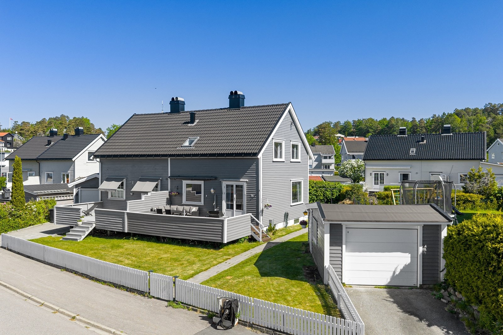 Velkommen til denne vertikaldelte tomannsboligen! Foto: Fredrik Wiig. Galleribilde