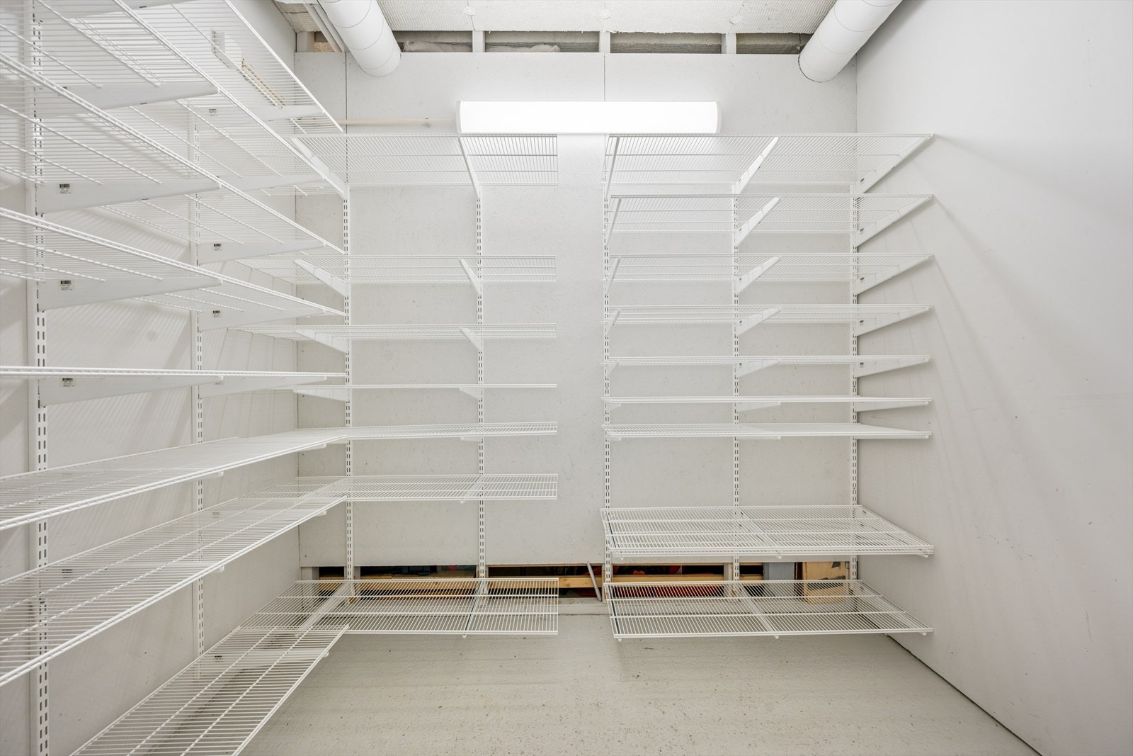 Leiligheten disponerer i tillegg en ekstern bod på 5 m² i byggets 2. etasje. Galleribilde