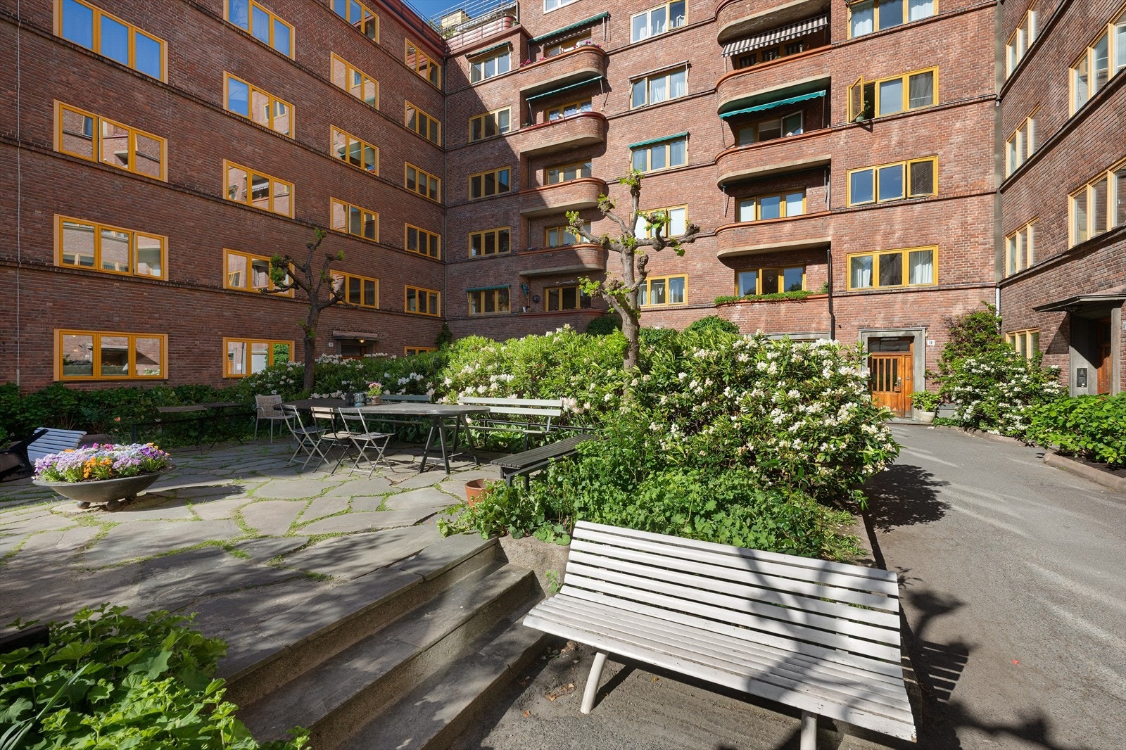 Et oppussingsobjekt med en ettertraktet beliggenhet, rett bak Slottet. Galleribilde