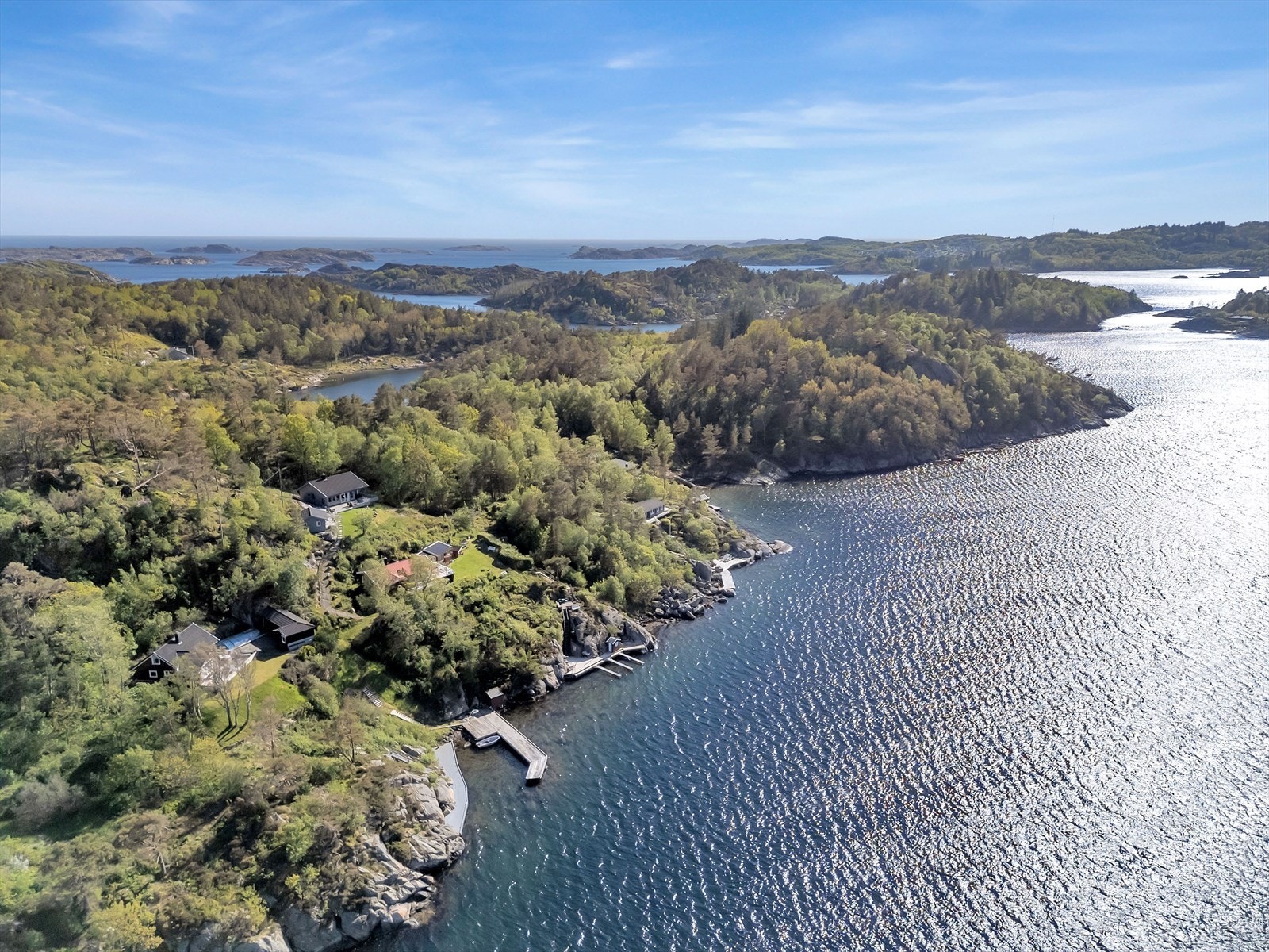 Skjærgården rundt Langøy byr på rike muligheter for friluftsliv. Galleribilde