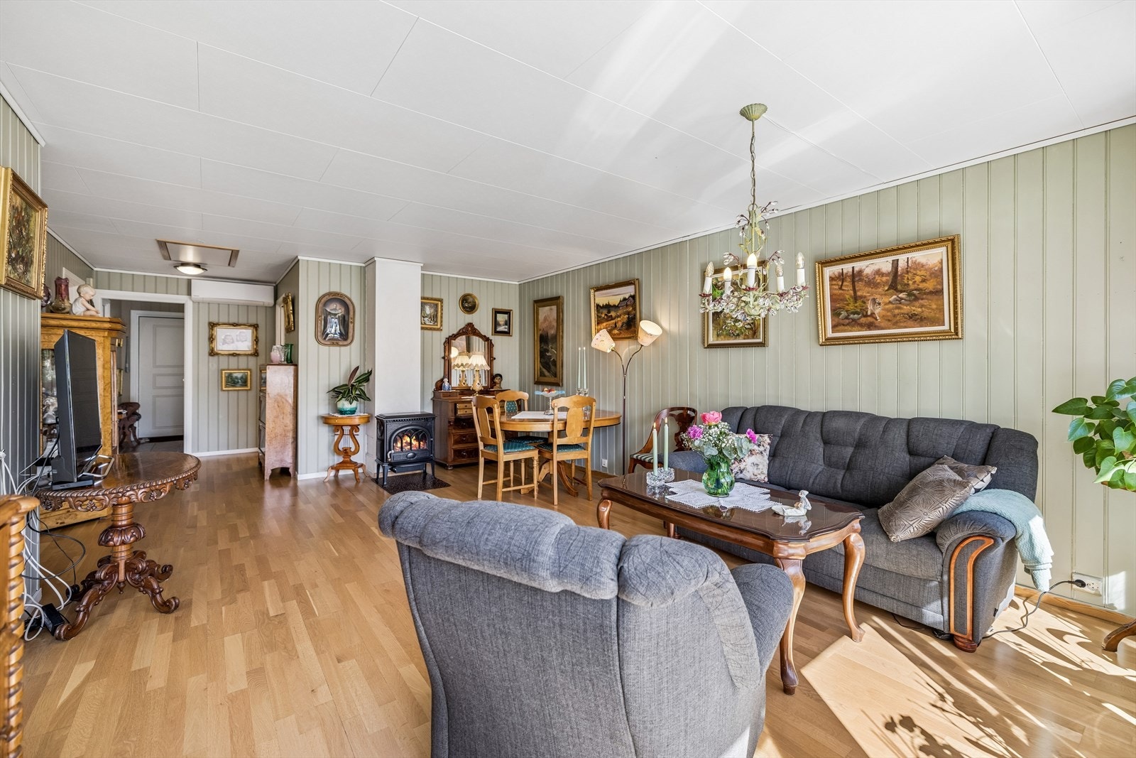 En peisovn gir ekstra varme og hygge på kalde dager. Galleribilde