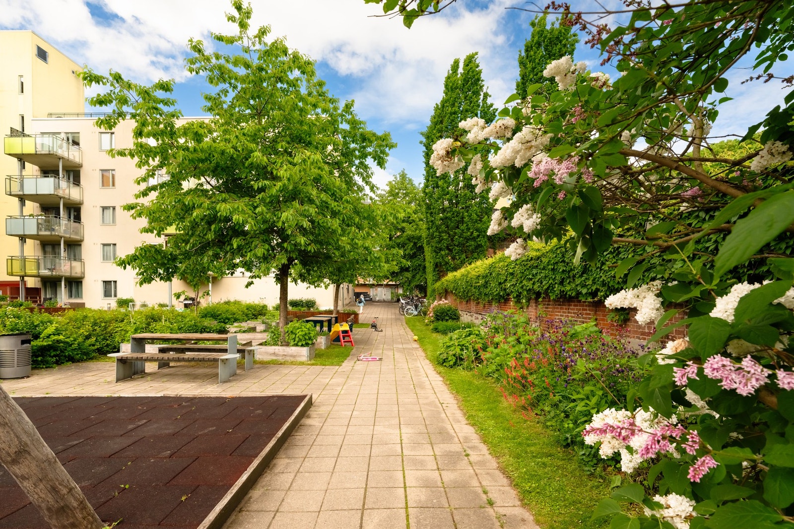 Det er også felles takterrasse i Sofies Hage med fantastiske solforhold og hyggelige sittegrupper. Galleribilde