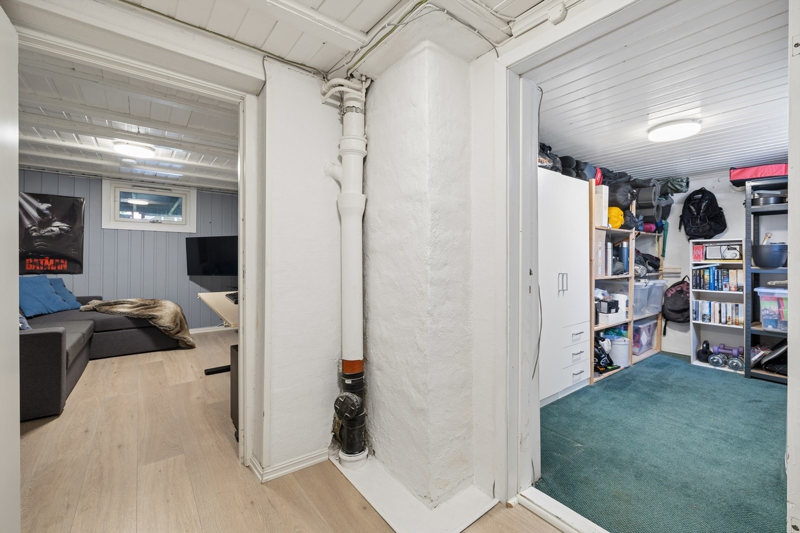 Deler av kjeller brukes som kjellerstue men den er ikke bruksendret og godkjent for varig opphold. Galleribilde