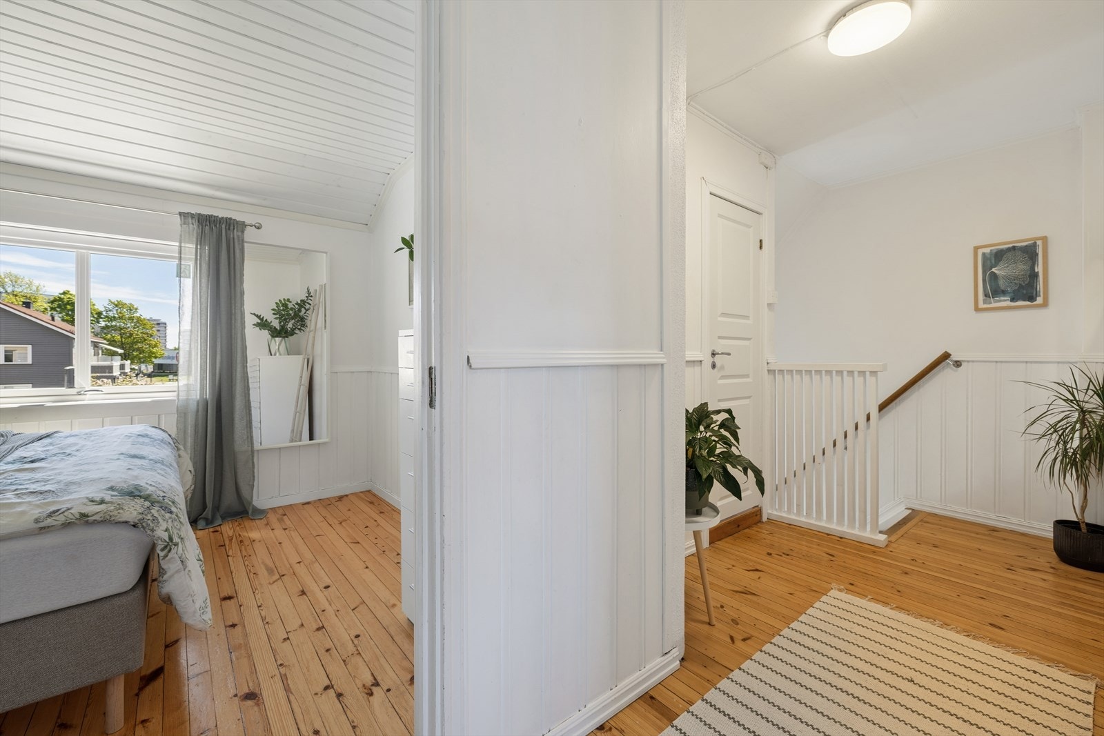 I 2.etg har man 3 soverom, bad og trappegang Galleribilde