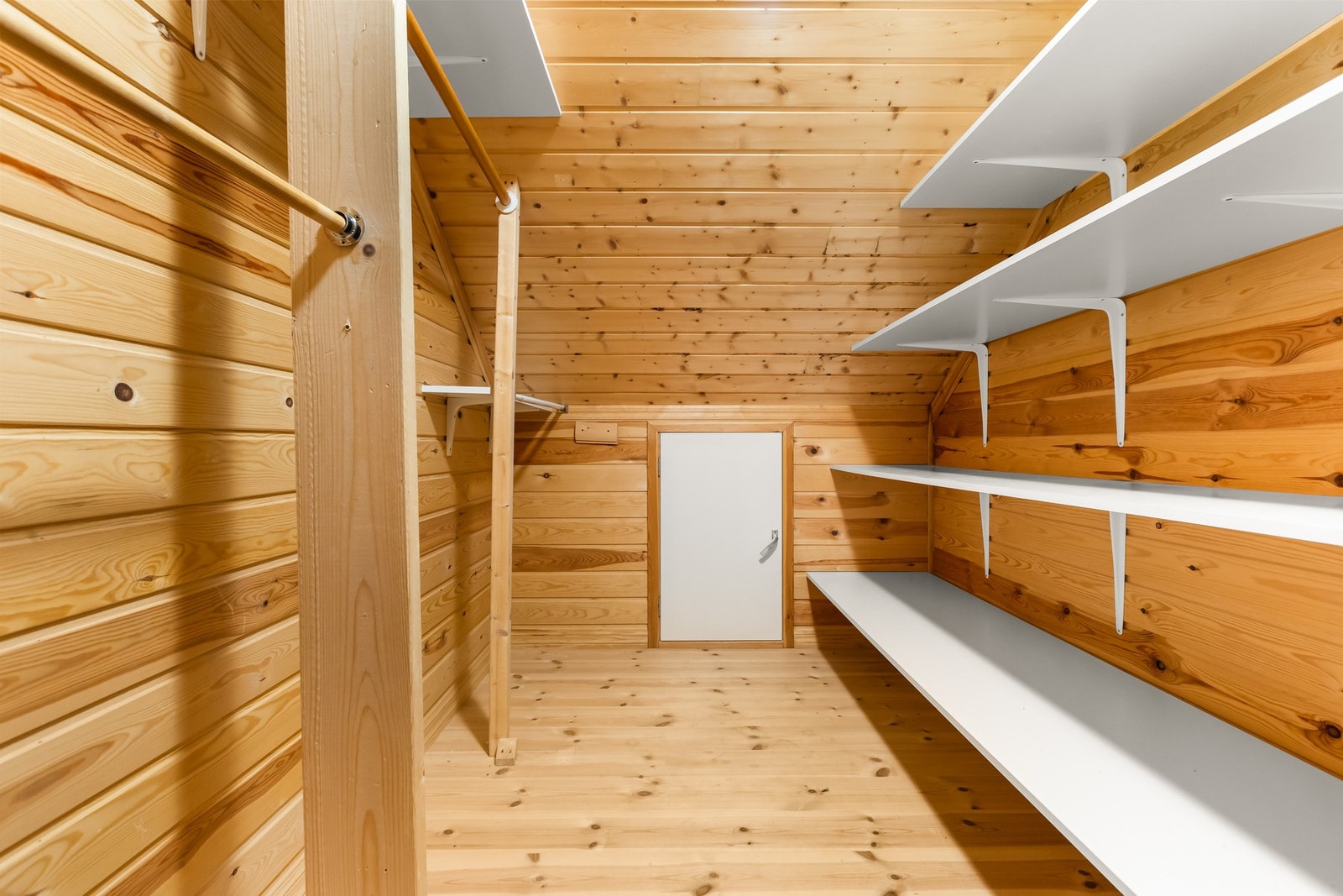 Bod / garderobe i 2 etg Galleribilde