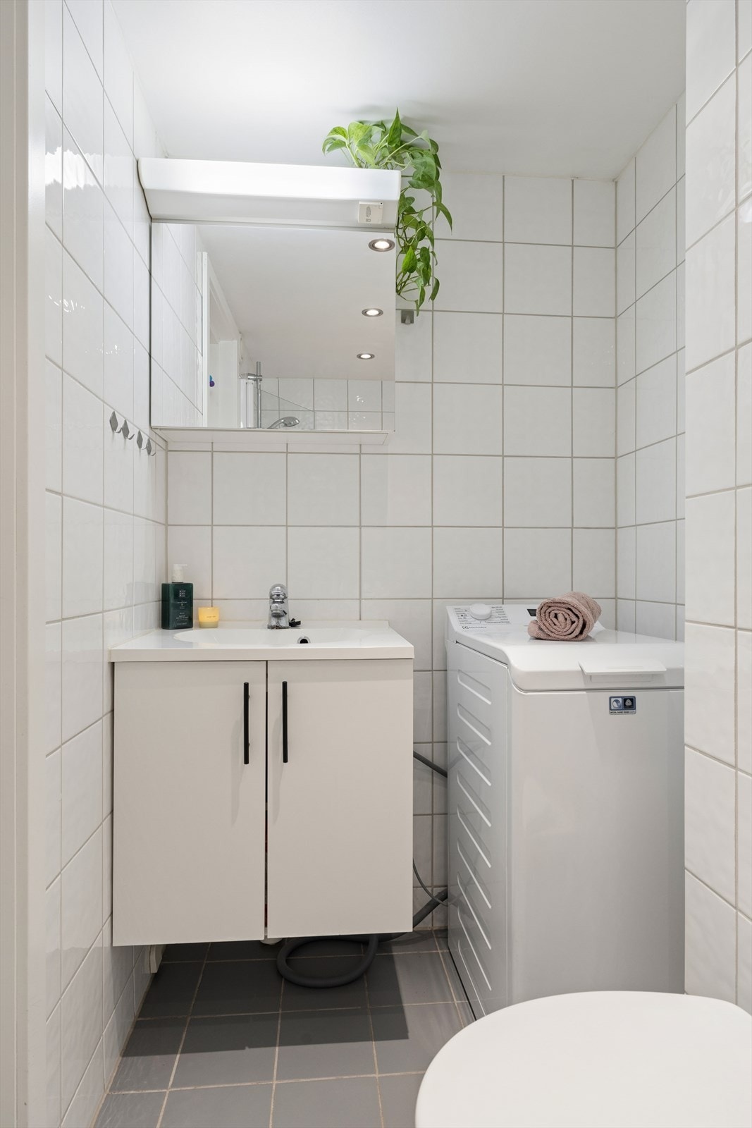 Det er opplegg for vaskemaskin, noe som forenkler hverdagslogistikken. Galleribilde