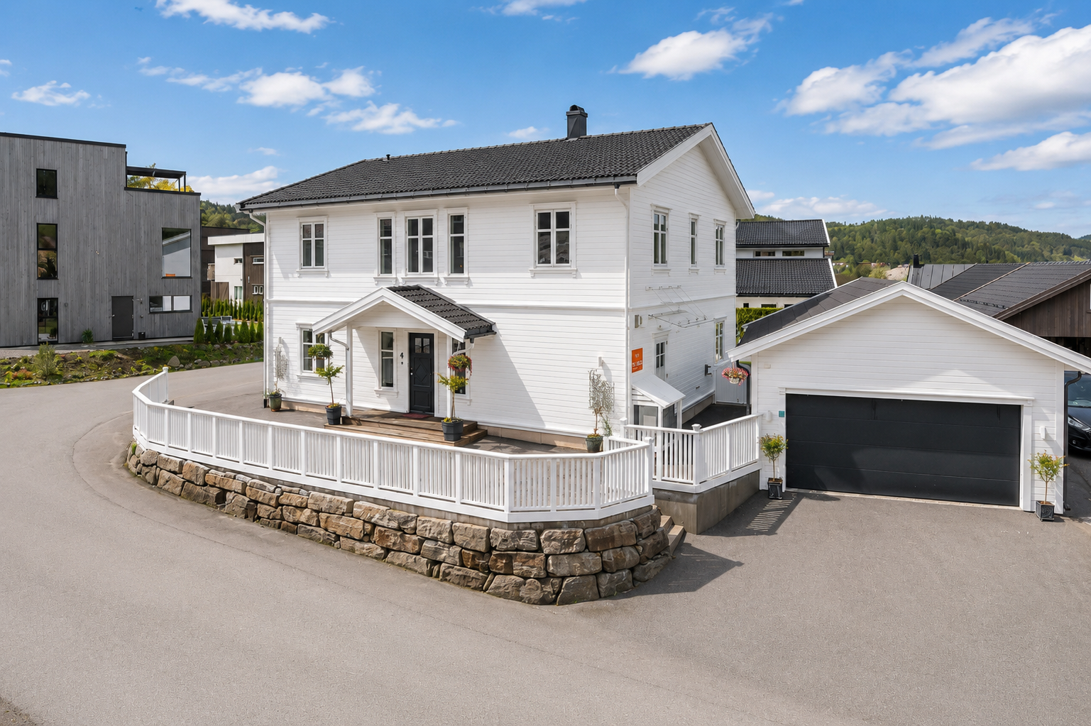 Dobbel garasje med lademulighet Galleribilde