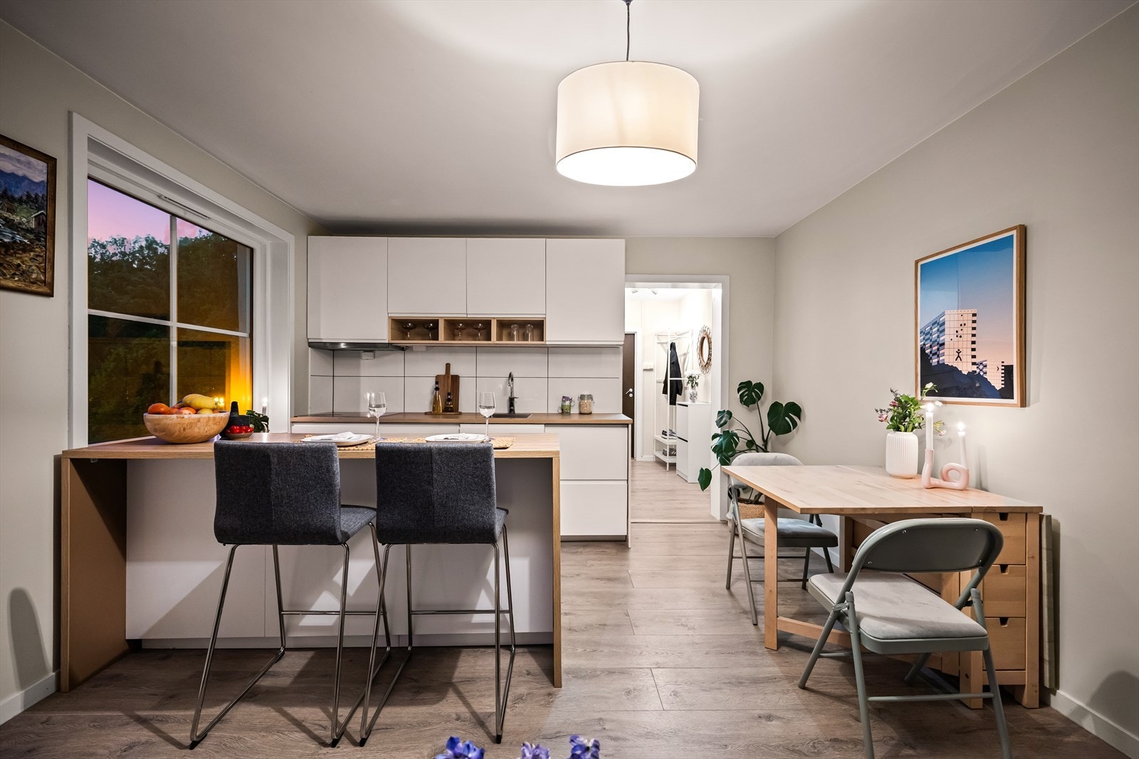 Gjennomgående og arealeffektiv planløsning. Galleribilde