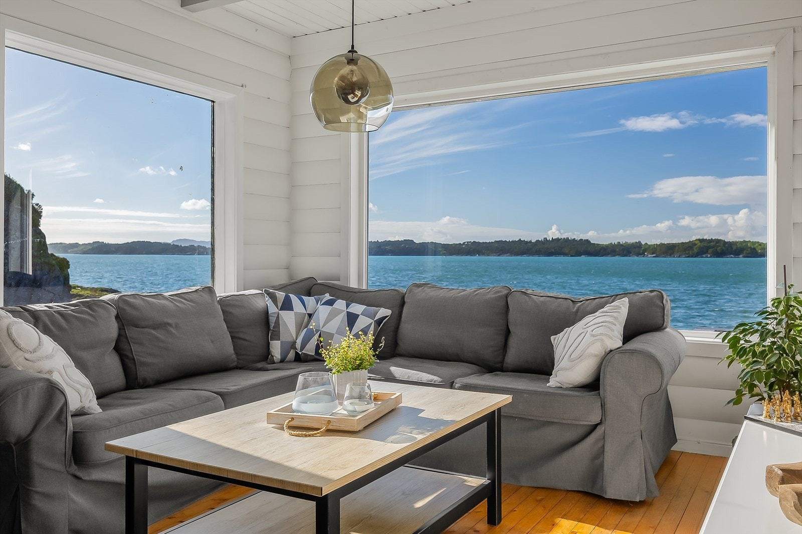 Nyt den maritime utsikten direkte fra sofakroken. Galleribilde