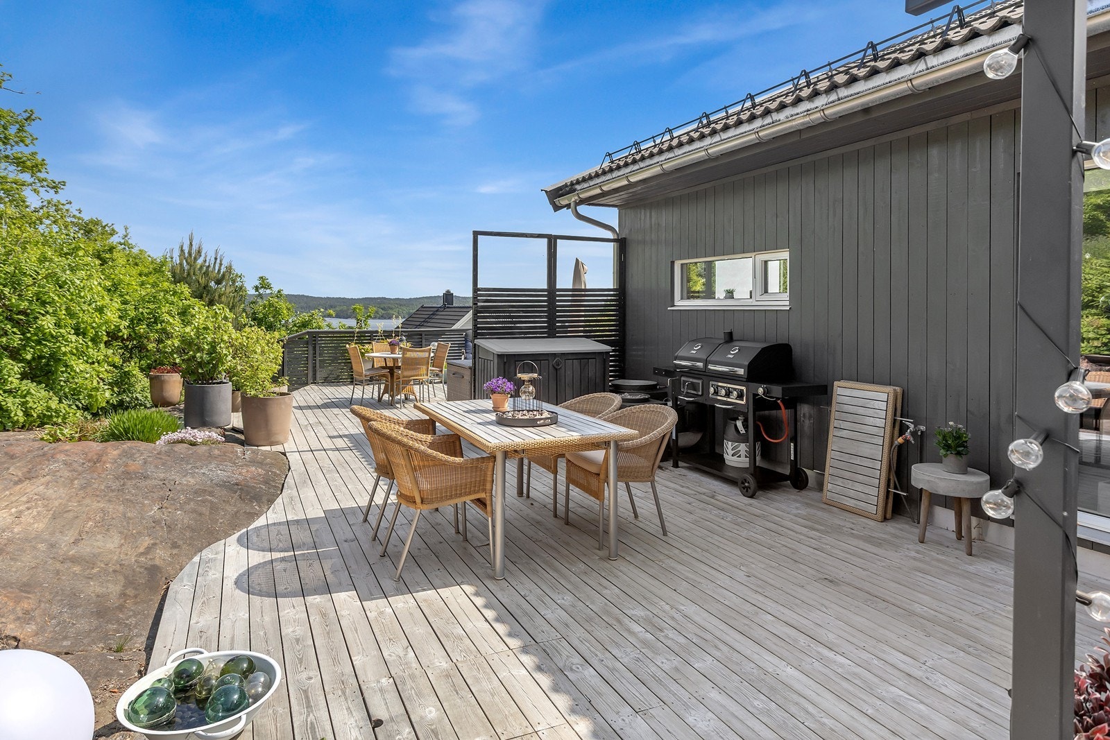 Her kan du invitere venner og familie på hyggelig grilling eller avslapning i sola. Galleribilde