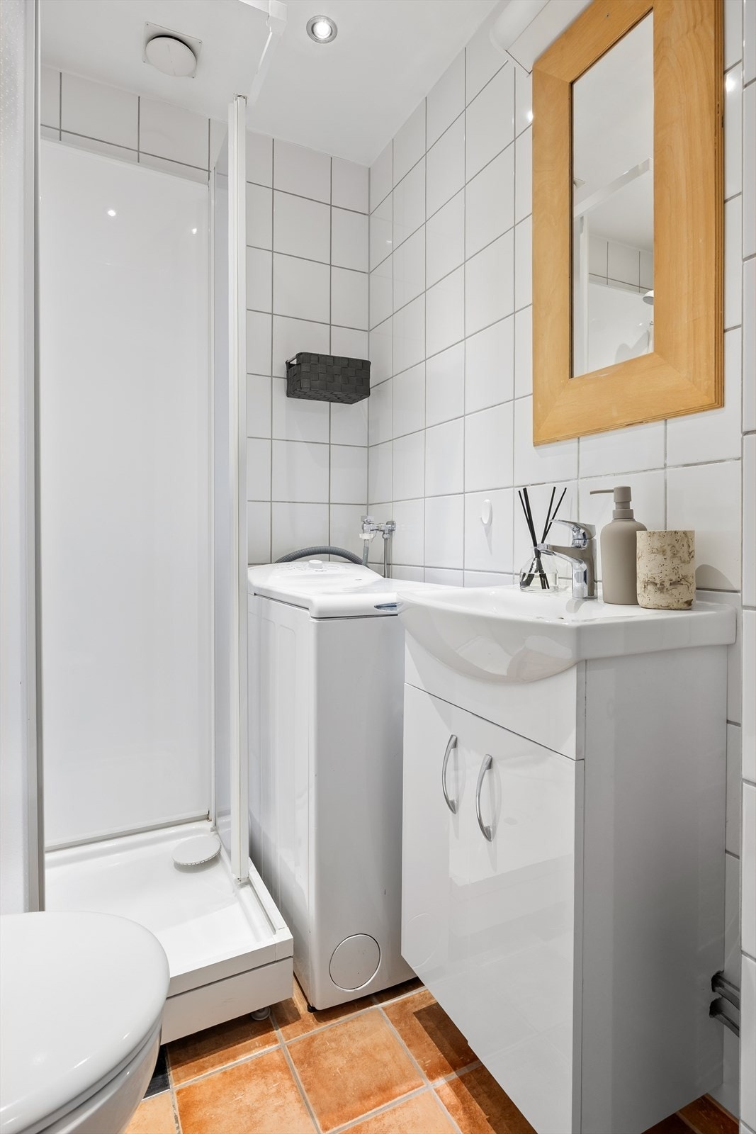 Badet byr på behagelig gulvvarme som gir en lun og komfortabel følelse året rundt. Galleribilde