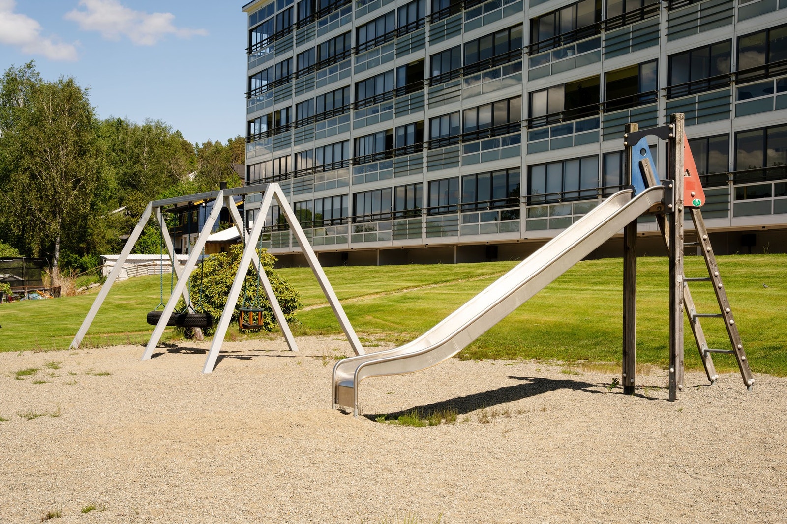 Lekeplass nedenfor blokka Galleribilde