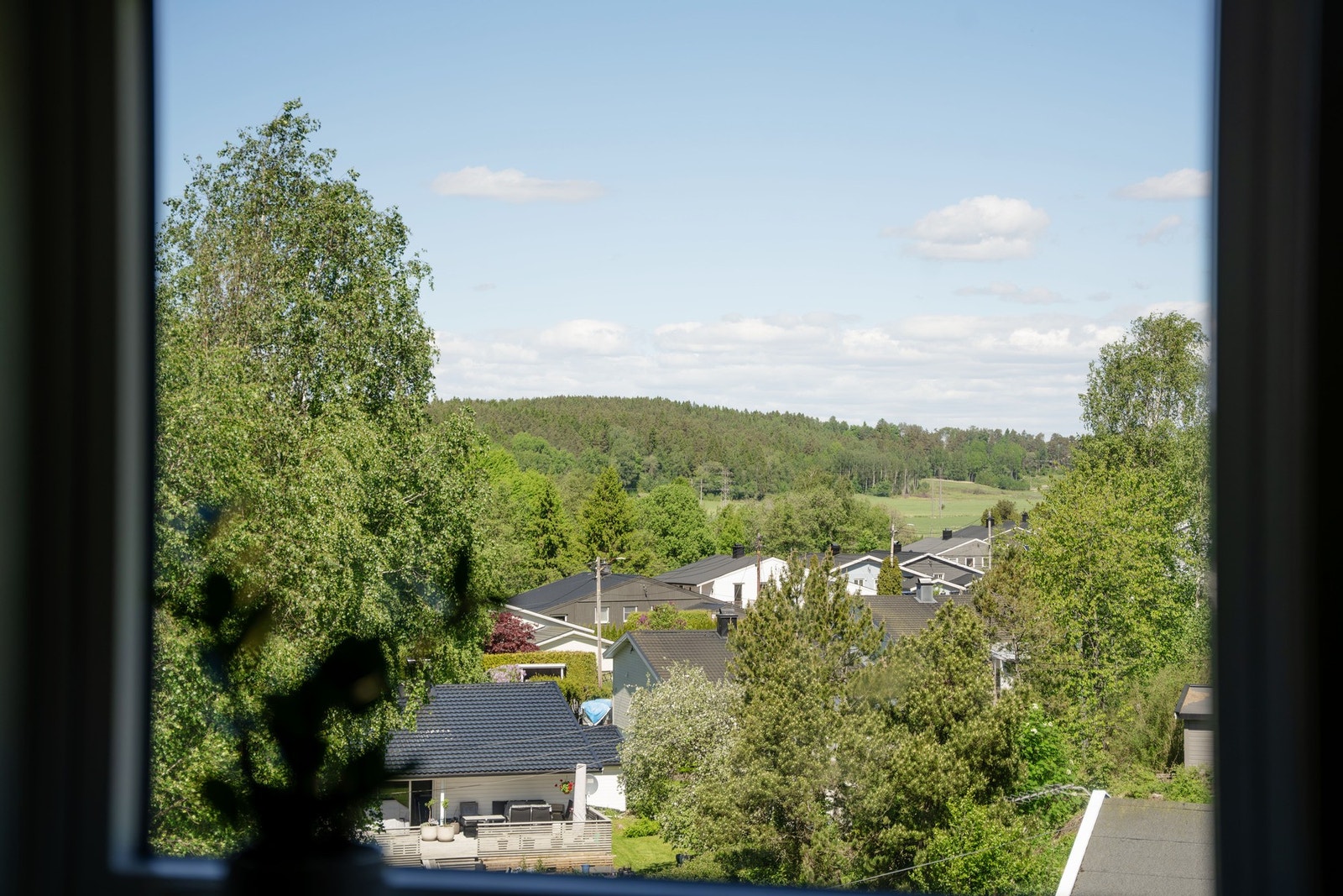 Utsikt fra soverommet ut mot nærområdet Galleribilde