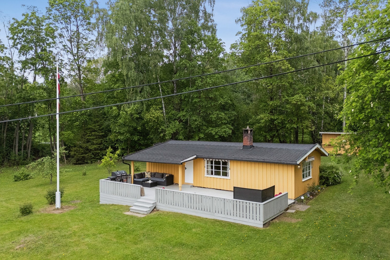 Terrasse på 46 kvm skjermet for innsyn. Galleribilde