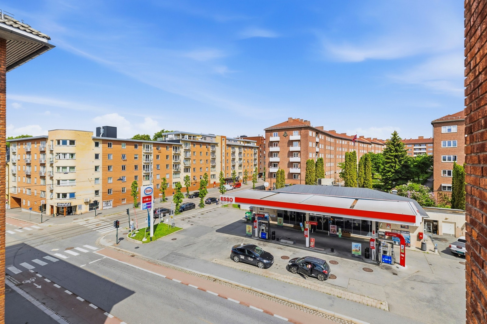 Sentral og etterspurt beliggenhet på Grünerløkka med nærhet til "alt". Galleribilde