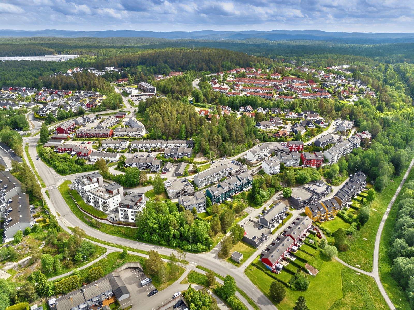 Det er kort vei til Sørmarka med terrengsykkelstier, fiskevann og kanomuligheter om sommeren. Galleribilde