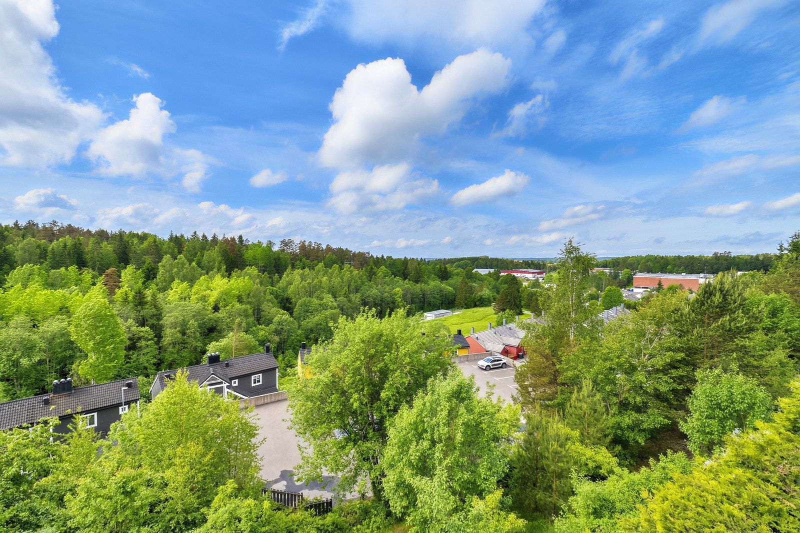 Balkongen kan stolt skilte med vidstrakt, naturskjønn utsikt og gode solforhold. Galleribilde