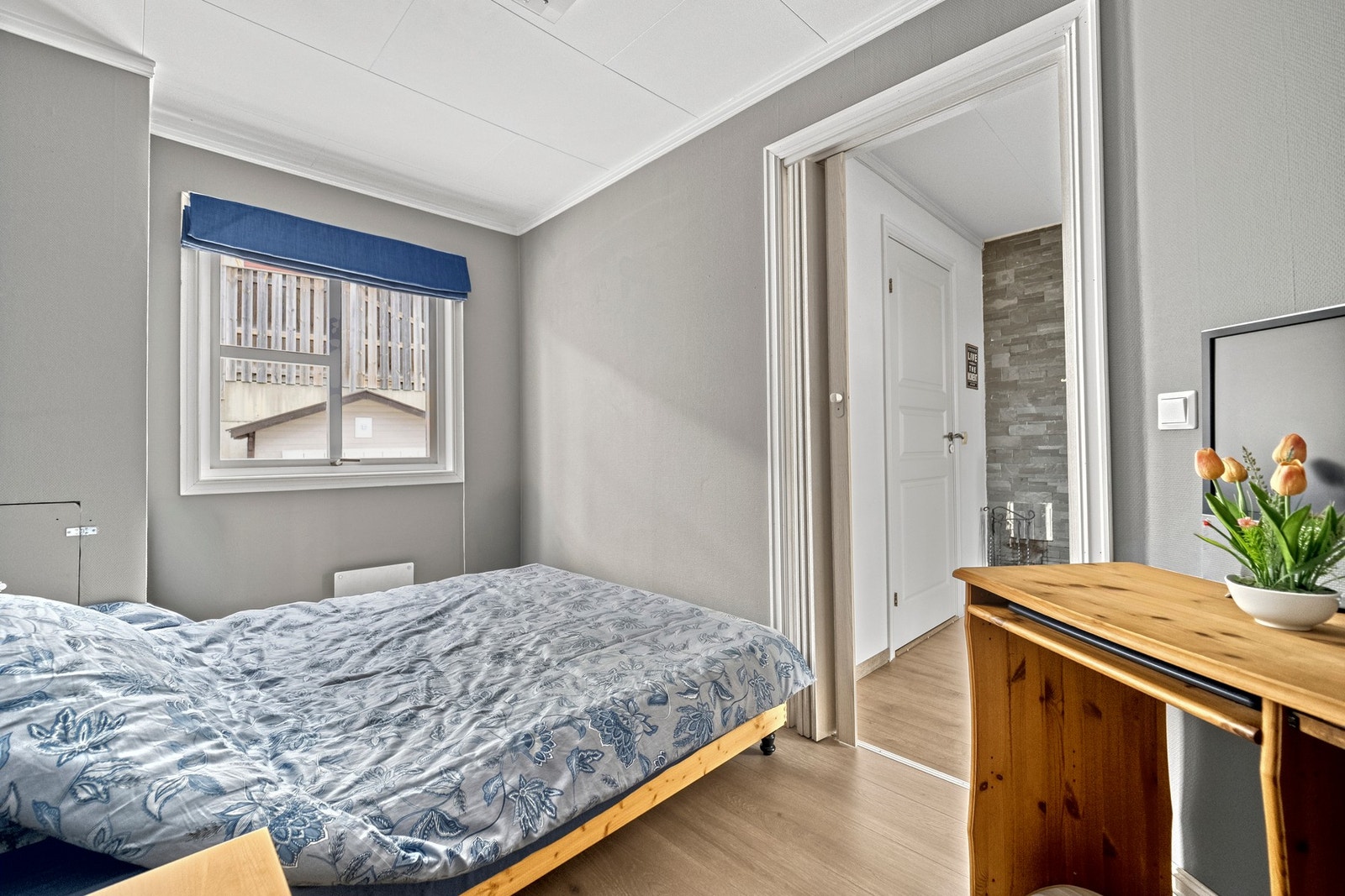 Leiligheten har tre gode soverom, og ett av de ligger i 1. etasje. Galleribilde