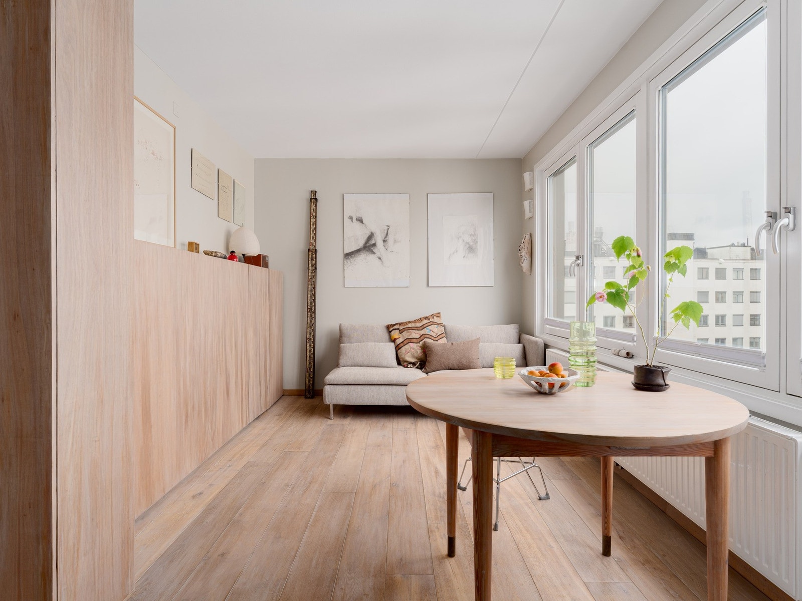 Velkommen inn i denne nydelige leiligheten i Lille Bislett 2, presentert av Vegar Jenssen i Tinholt Eiendomsmegling! Galleribilde