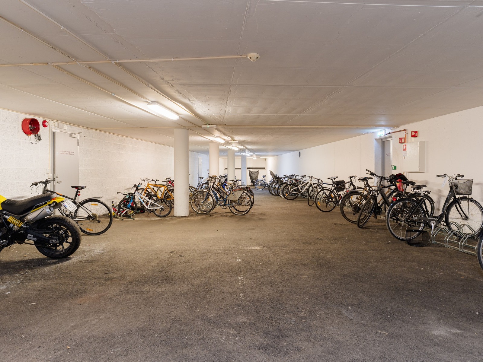 Det er også godt med rom for innvendig sykkelparkering. I tillegg til denne finnes ytterligere en sykkelbod. Galleribilde