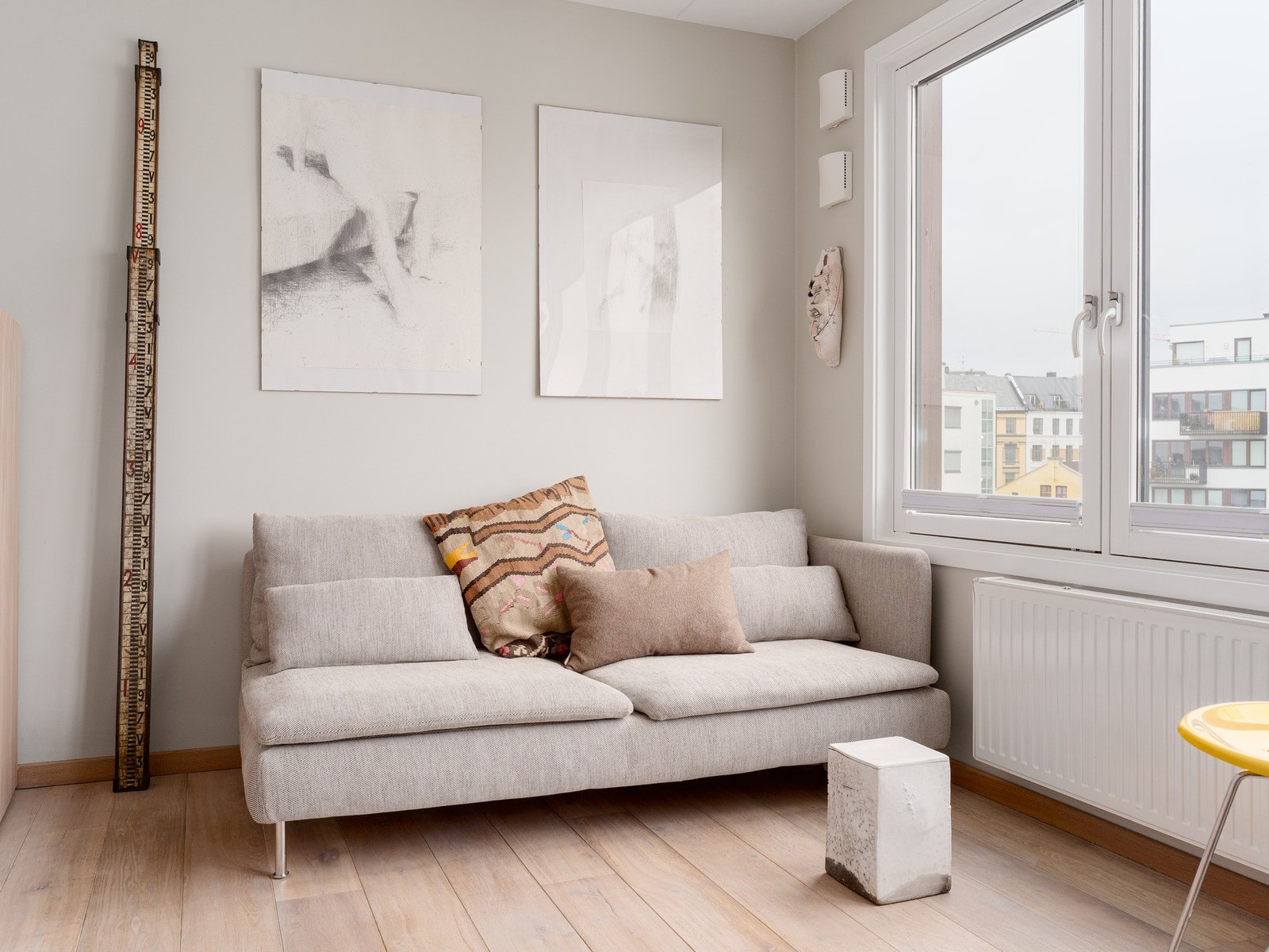 Leiligheten har en god beliggenhet i 5. etasje, med heis i bygget for enkel adkomst. Galleribilde