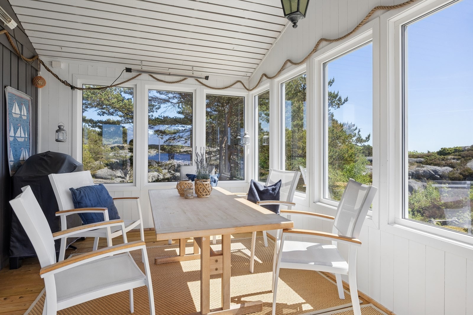 Fra glassverandaen er det utsikt i flere retninger. Galleribilde