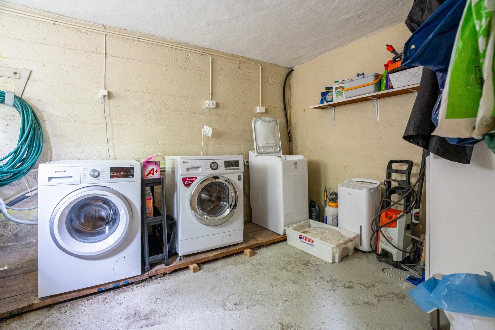 Sameiet har en felles vaskekjeller hvor man kan ha vaskemaskin og tørketrommel. Galleribilde