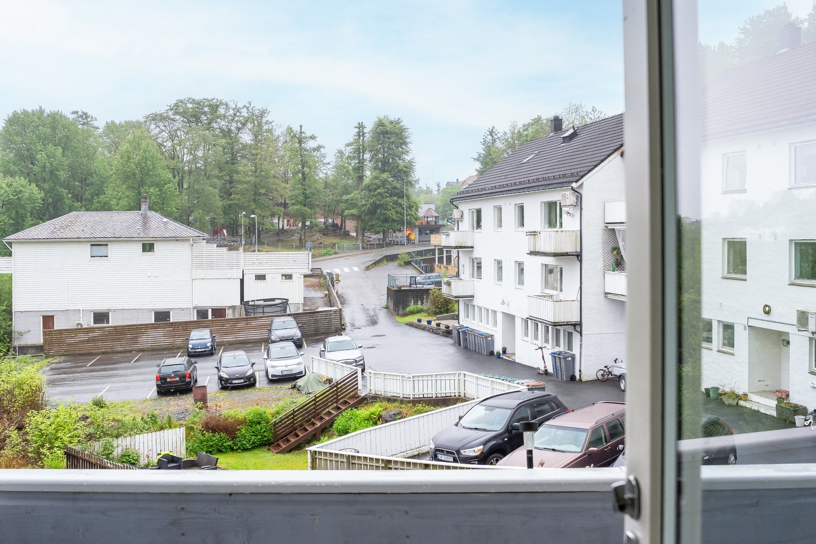 Leiligheten har også tre parkeringsplasser. Galleribilde