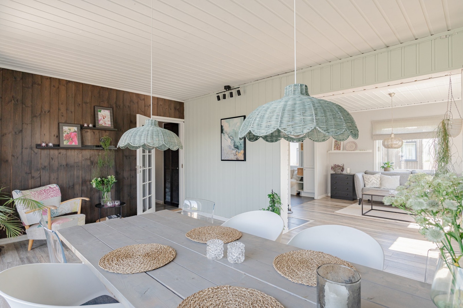 Videre beveger vi oss inn i stuen. Galleribilde