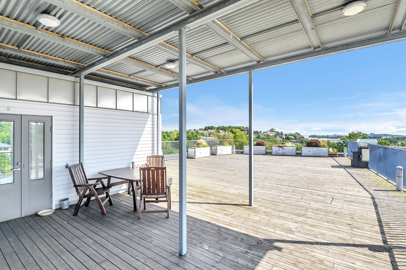 Stor felles takterrasse med herlige sol- og utsiktsforhold. Galleribilde