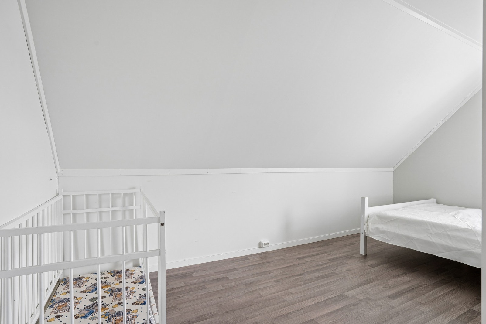 Loftsetasjen inneholder totalt tre soverom. Galleribilde