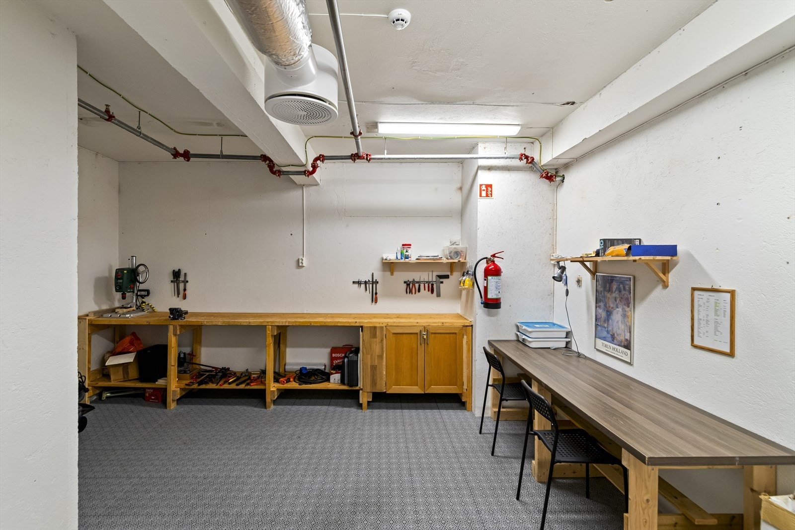 Felles verksted/hobbyrom i underetasje. Galleribilde