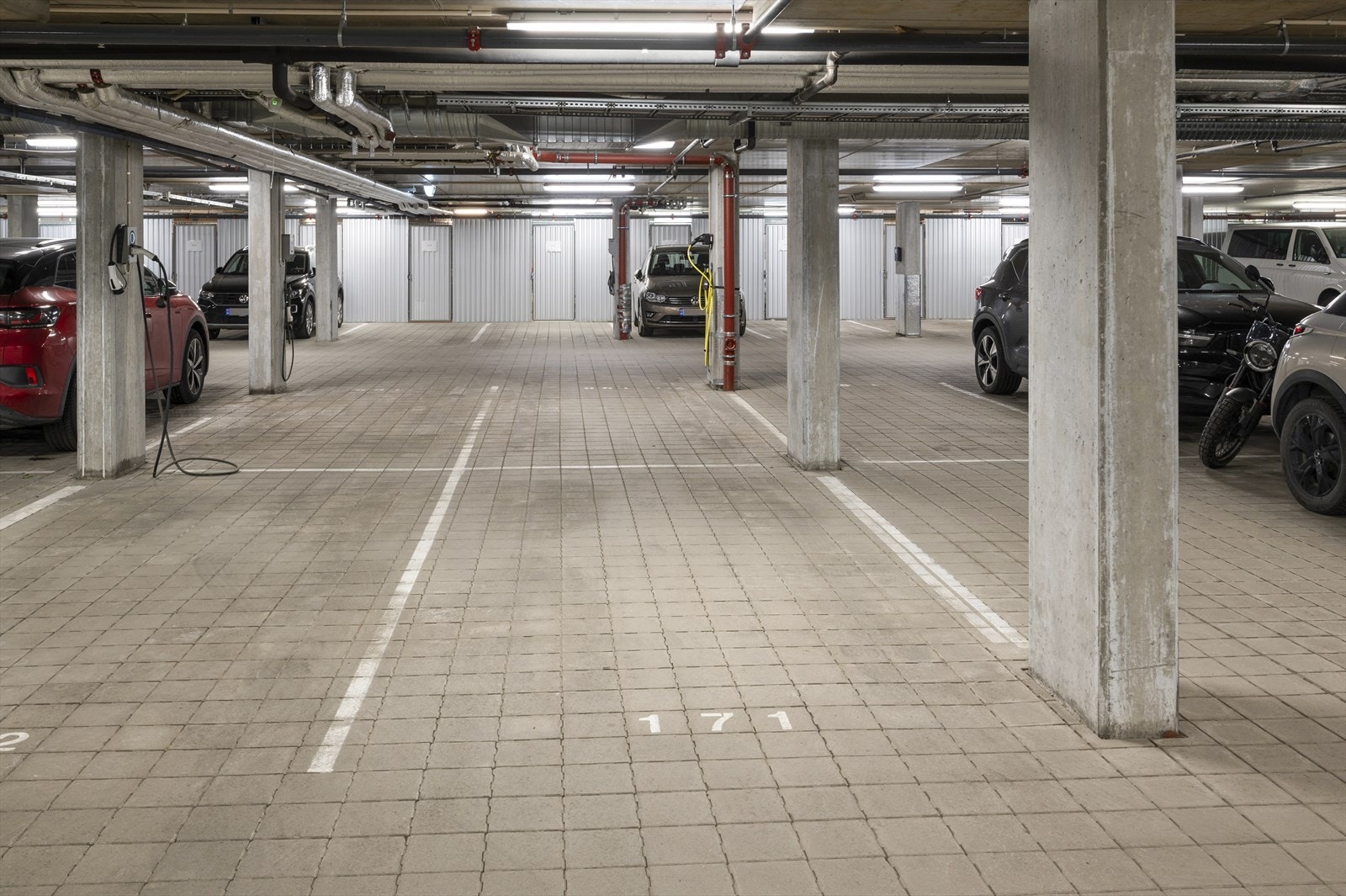 Parkeringsplass i parkeringskjeller medfølger leiligheten Galleribilde
