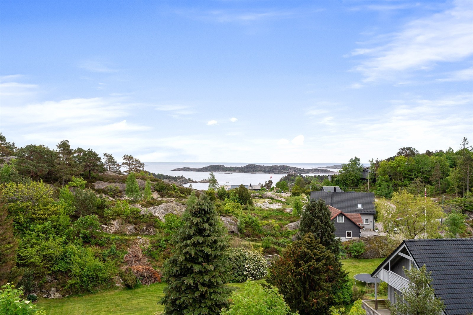 Flott utsikt ut mot Store Langøya i Sandvikdalsfjorden. Galleribilde