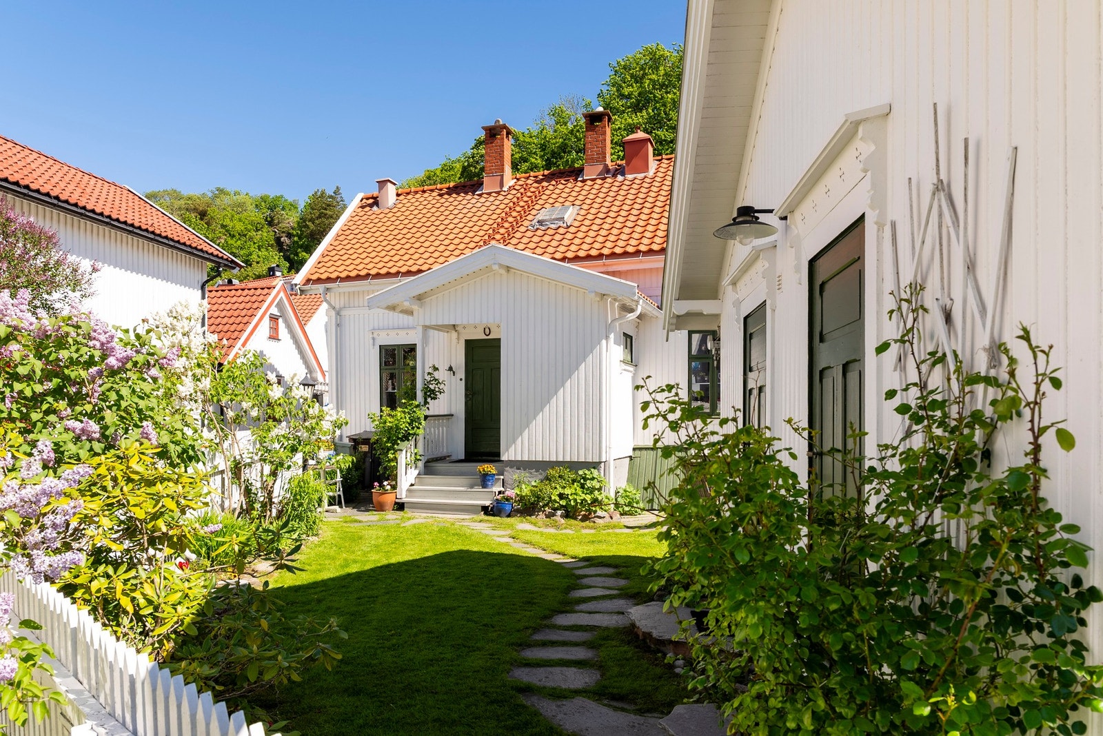 Midt i Sandefjord ligger en skjult perle som gir en rolig og privat følelse, skjermet fra bylivet rundt. Galleribilde