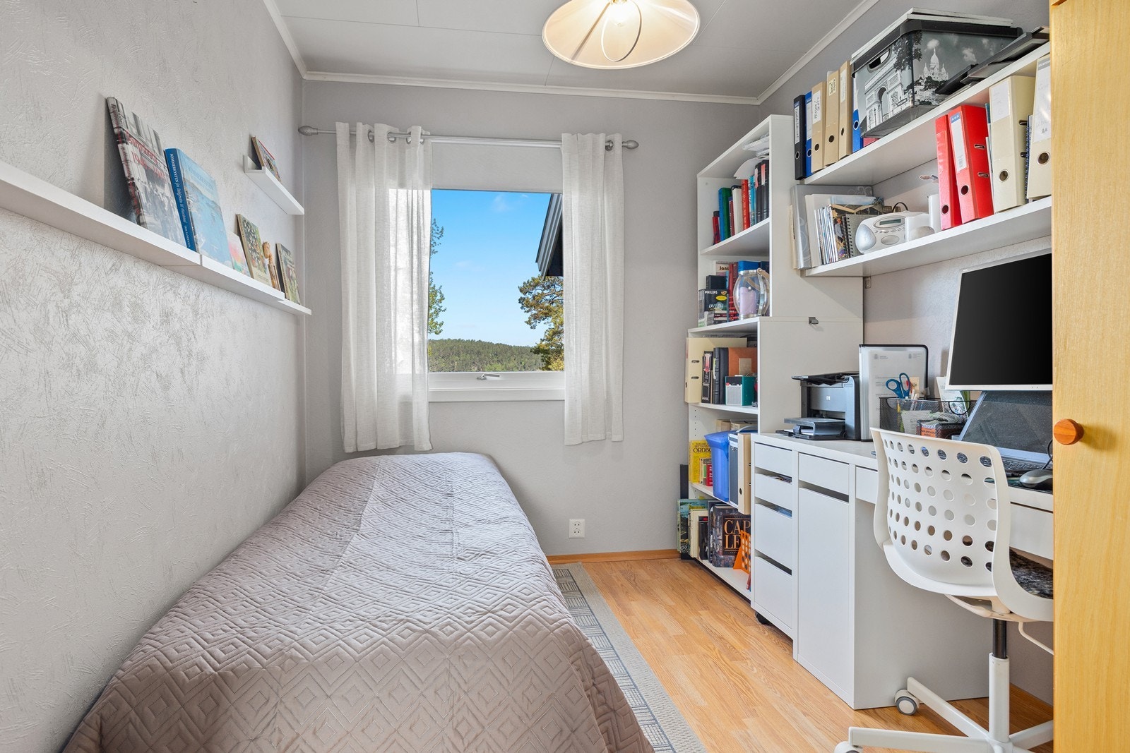 Det tredje soverommet egner seg godt som barnerom, gjesterom eller kontor. Galleribilde
