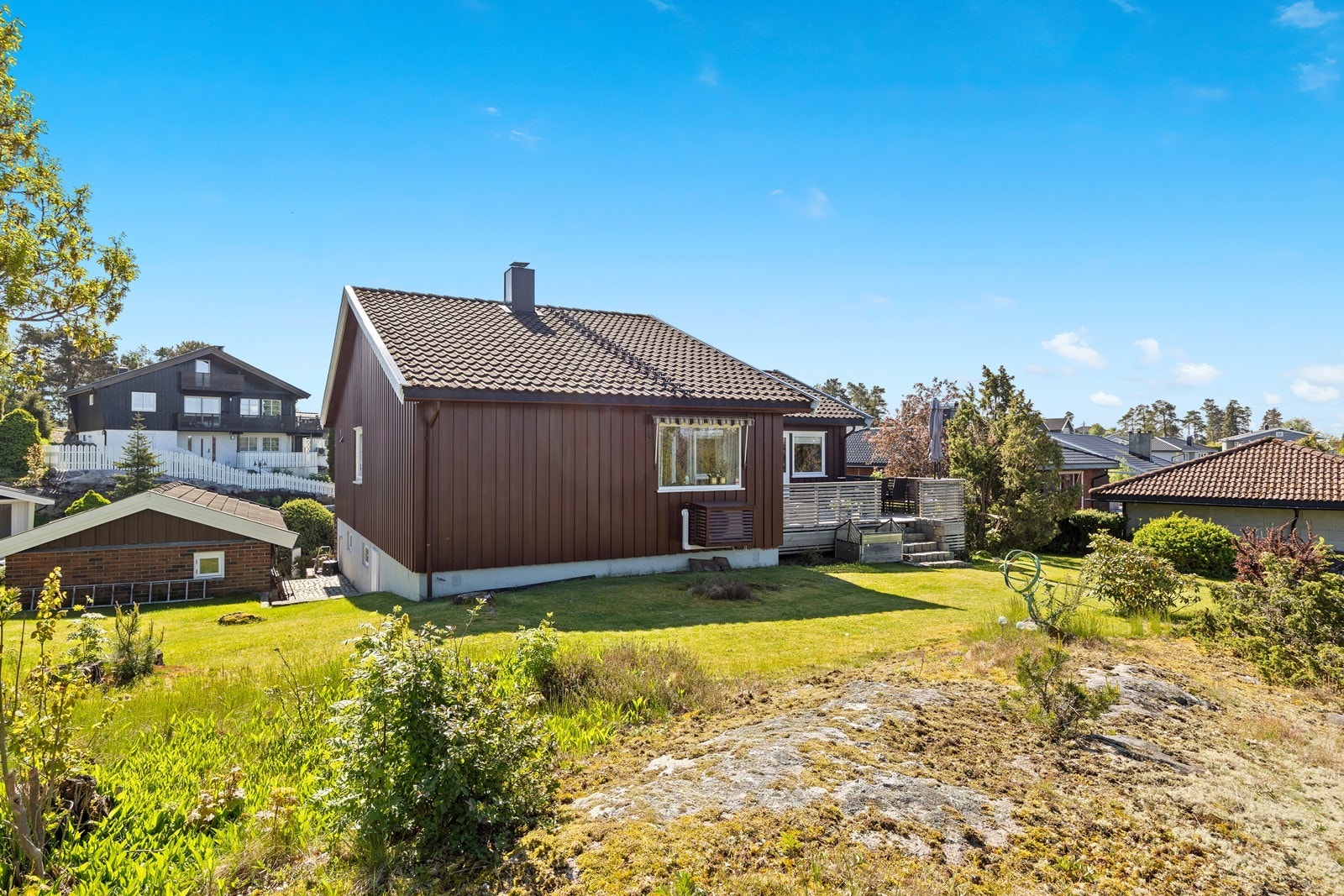Eiendommen er barnevennlig og solrik, med sol hele dagen og kveldsol. Galleribilde