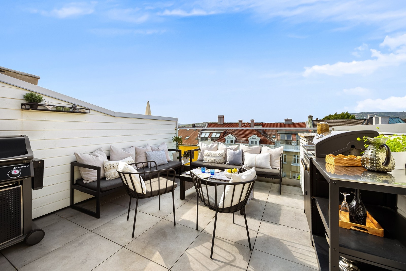 jelden perle av en vestvendt takterrasse med sol fra tidlig til sent. Galleribilde