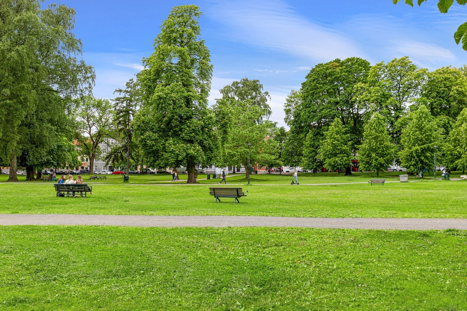 Rekreasjonsmuligheter i parker er i umiddelbar nærhet. Galleribilde