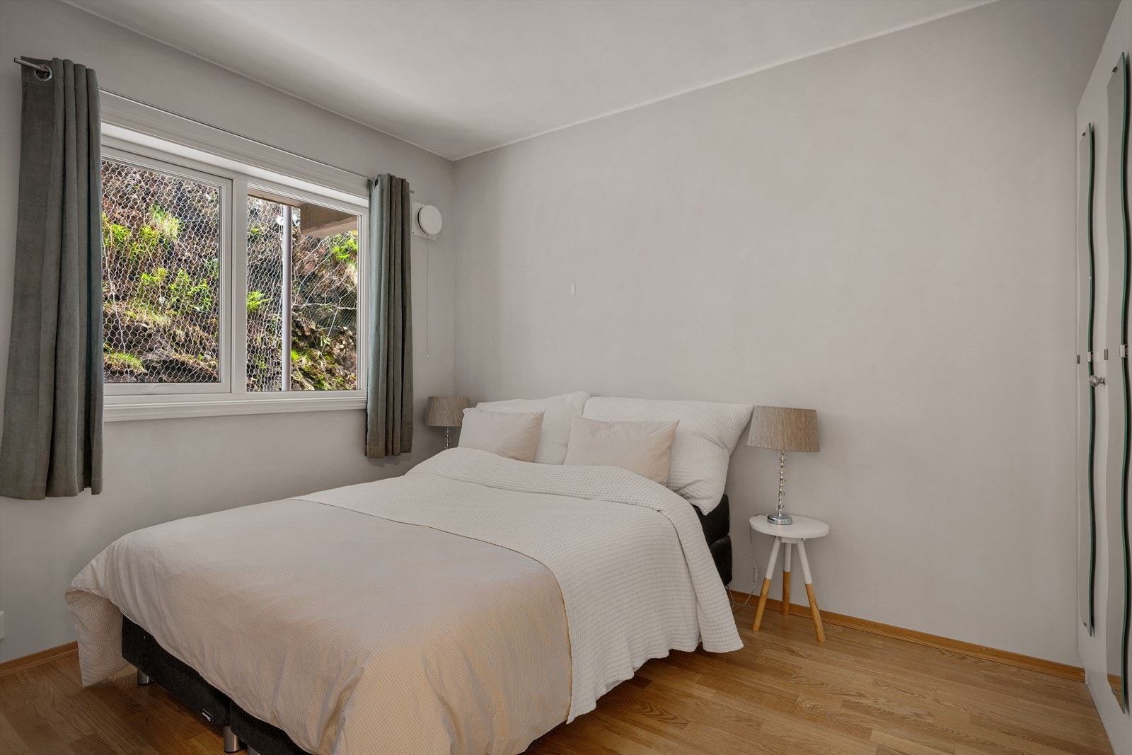 - Soverom 2 måler 9,8m² - Galleribilde